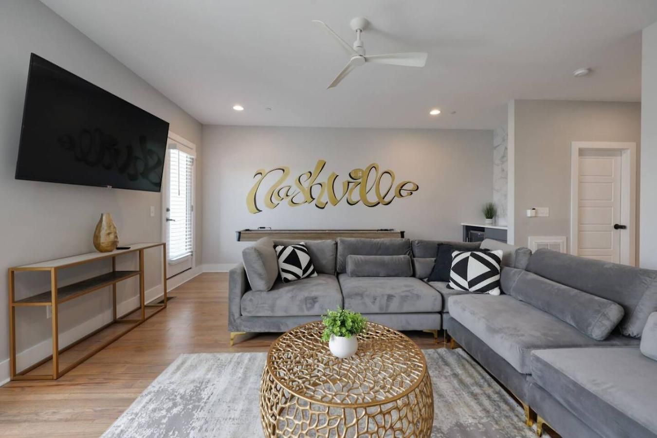 Two Townhomes- Rooftop Lounges- Hot Tub- Game Holiday home Nashville