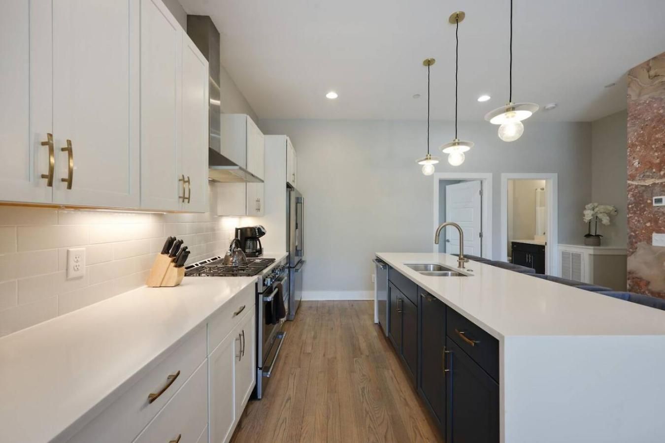 Two Townhomes- Rooftop Lounges- Hot Tub- Game Holiday home