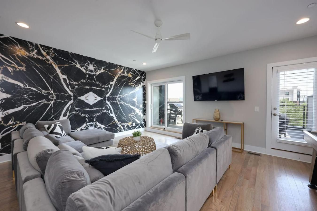 Holiday home Two Townhomes- Rooftop Lounges- Hot Tub- Game *