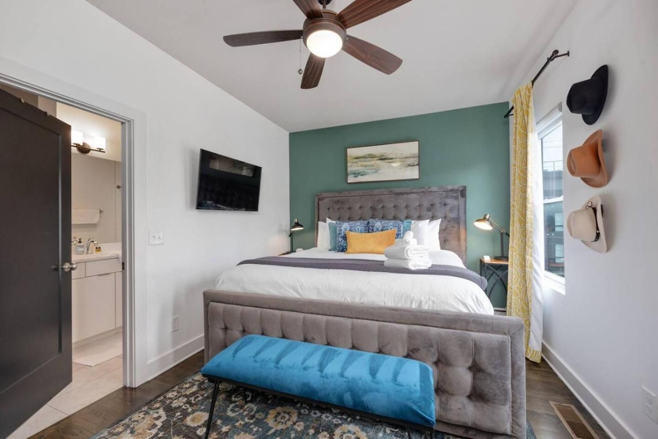 Luxury Double Townhomes With Two Huge Sky Rooftops *