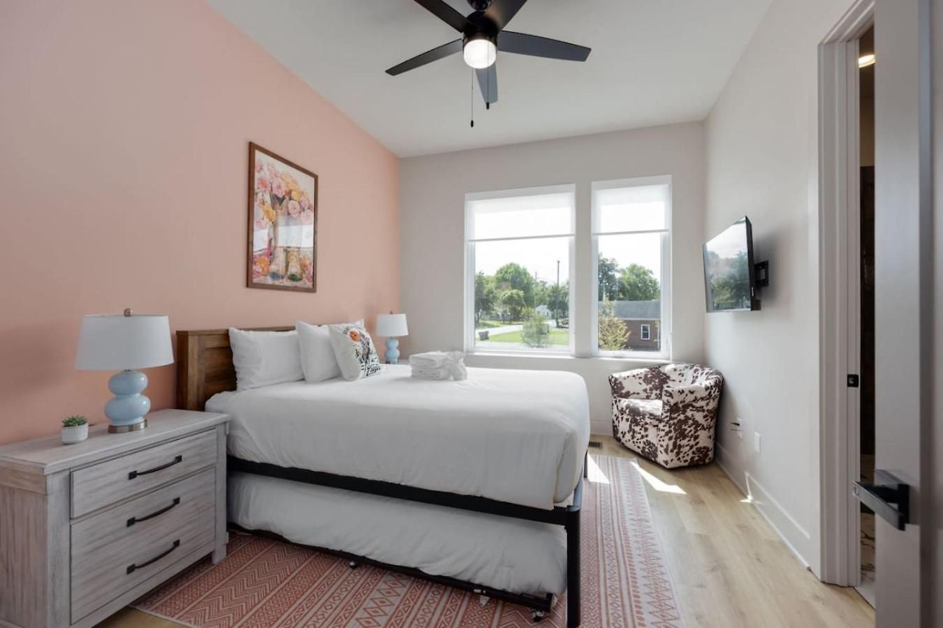Hey Dolly Denim Dual Townhomes * Nashville