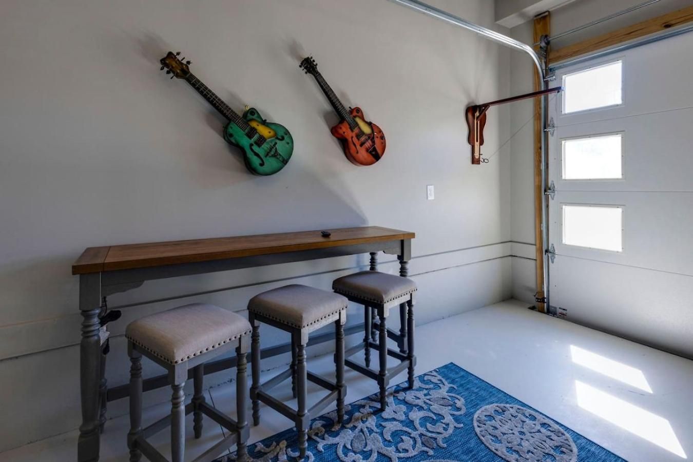 Hey Dolly Denim Dual Townhomes Holiday home Nashville