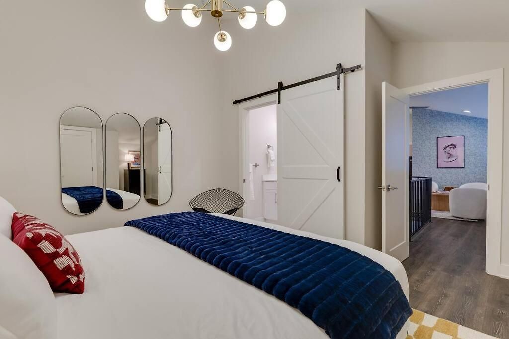 West End 4 Bd,4bath Walk To Bars-close To Broadway Apartment *