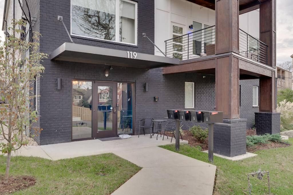West End 4 Bd,4bath Walk To Bars-close To Broadway
