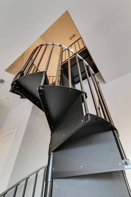 West End 4 Bd,4bath Walk To Bars-close To Broadway Apartment *