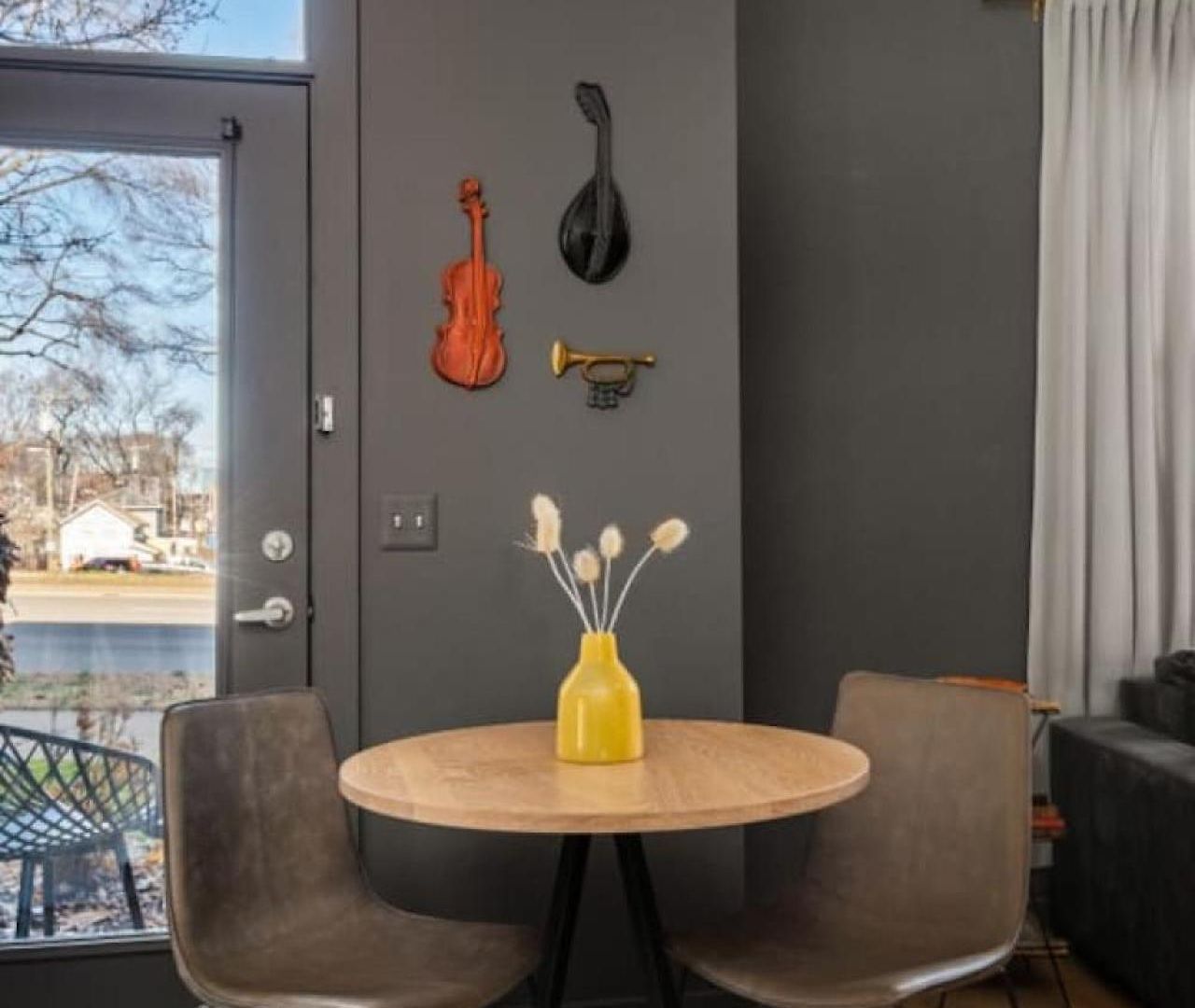 Music Row Pearls With Vandy And Belmont At Your Doorstep Apartment