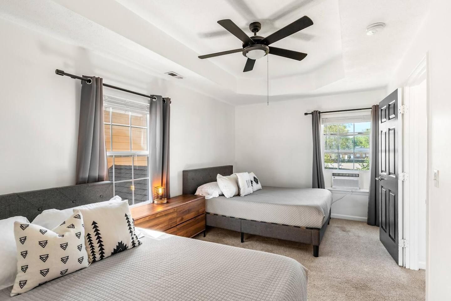 Perfect Sleep 20 Downtown 10 Queen Beds * Nashville