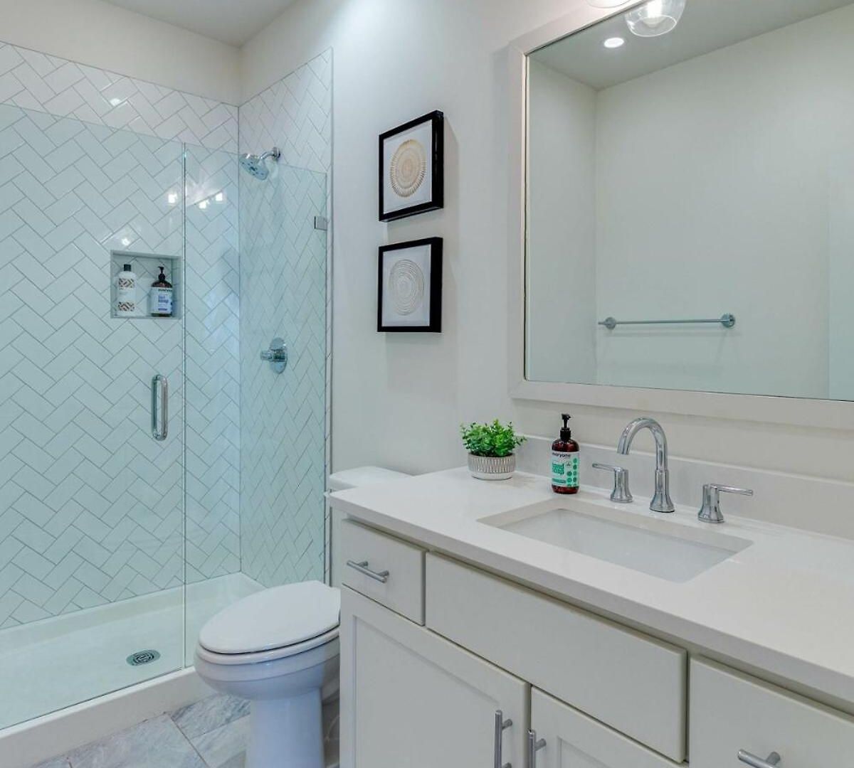 Belmont Music Row 4 Bed, Rooftop, 10 Minutes To Dt, 24 Hour Hospitality Team, Perfect For Groups, 7 Miles To Airport Holiday home Nashville