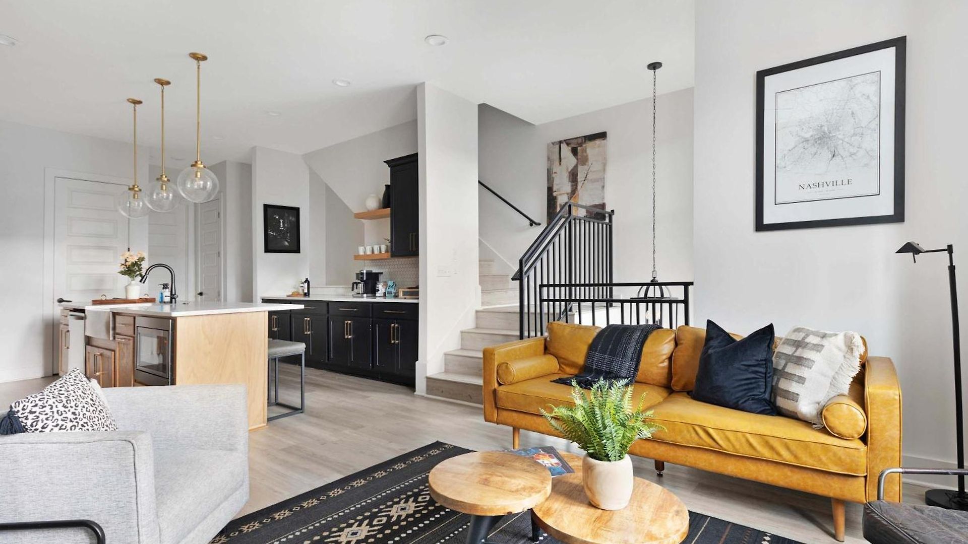 The Bluestem - Stylish Design, Rooftop With Firepit! Holiday home