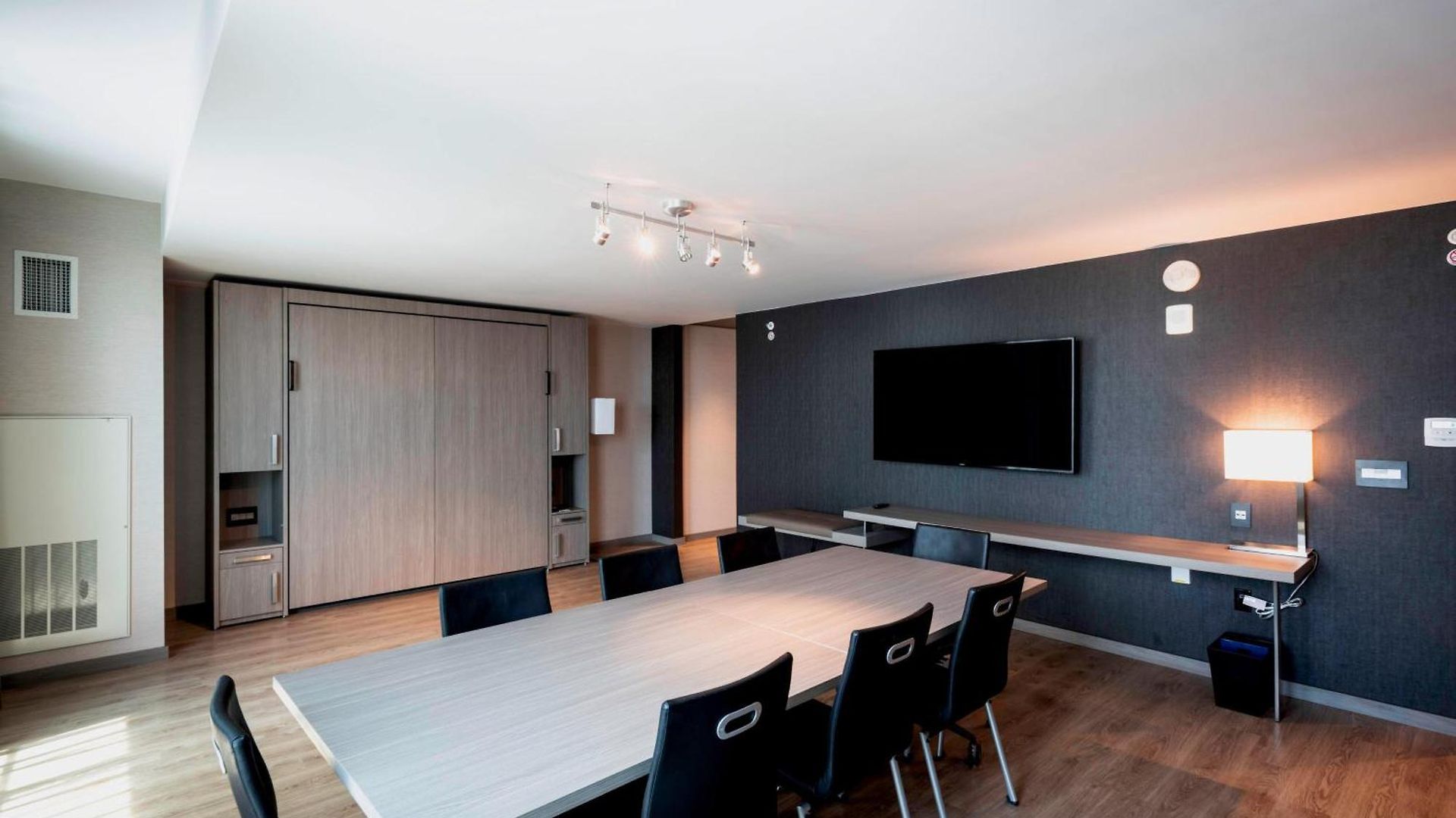 Ac Downtown Hotel 4*