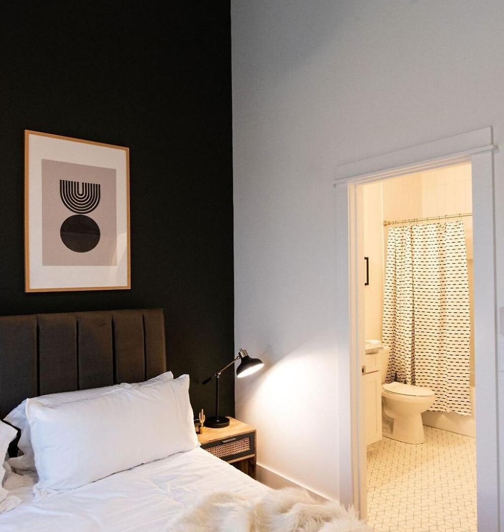 Luxury Hillsboro Village Rooftop Retreat Sleep 12 W Chef S Kitchen Smart Tvs & Garage Walk To Vanderbilt Pancake Pantry & Boutique Shopping Minutes To Broadway 12 South & The Parthenon 24 7 Hospitality Nashville