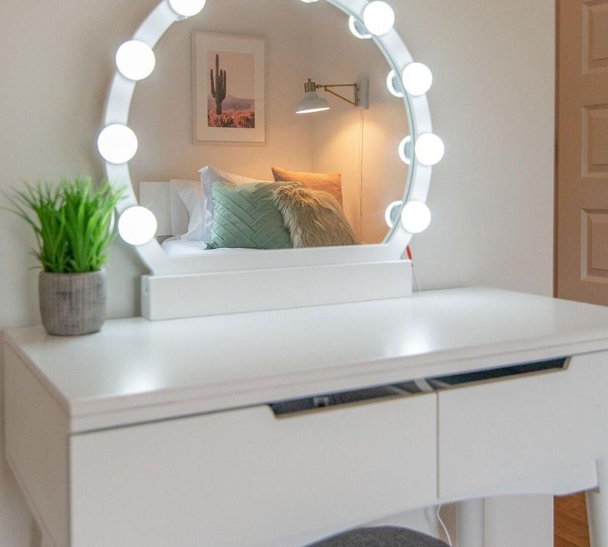 Holiday home Stylish East Nash Retreat, Walk To Local Favorites, Sleep 10 With Smart Tvs, Workspace & Fast Wifi, Attached Garage & Full Kitchen, Walk To Mas Tacos, Drive 10 Min To Downtown Broadway, 24 Hr Hospitality Nashville