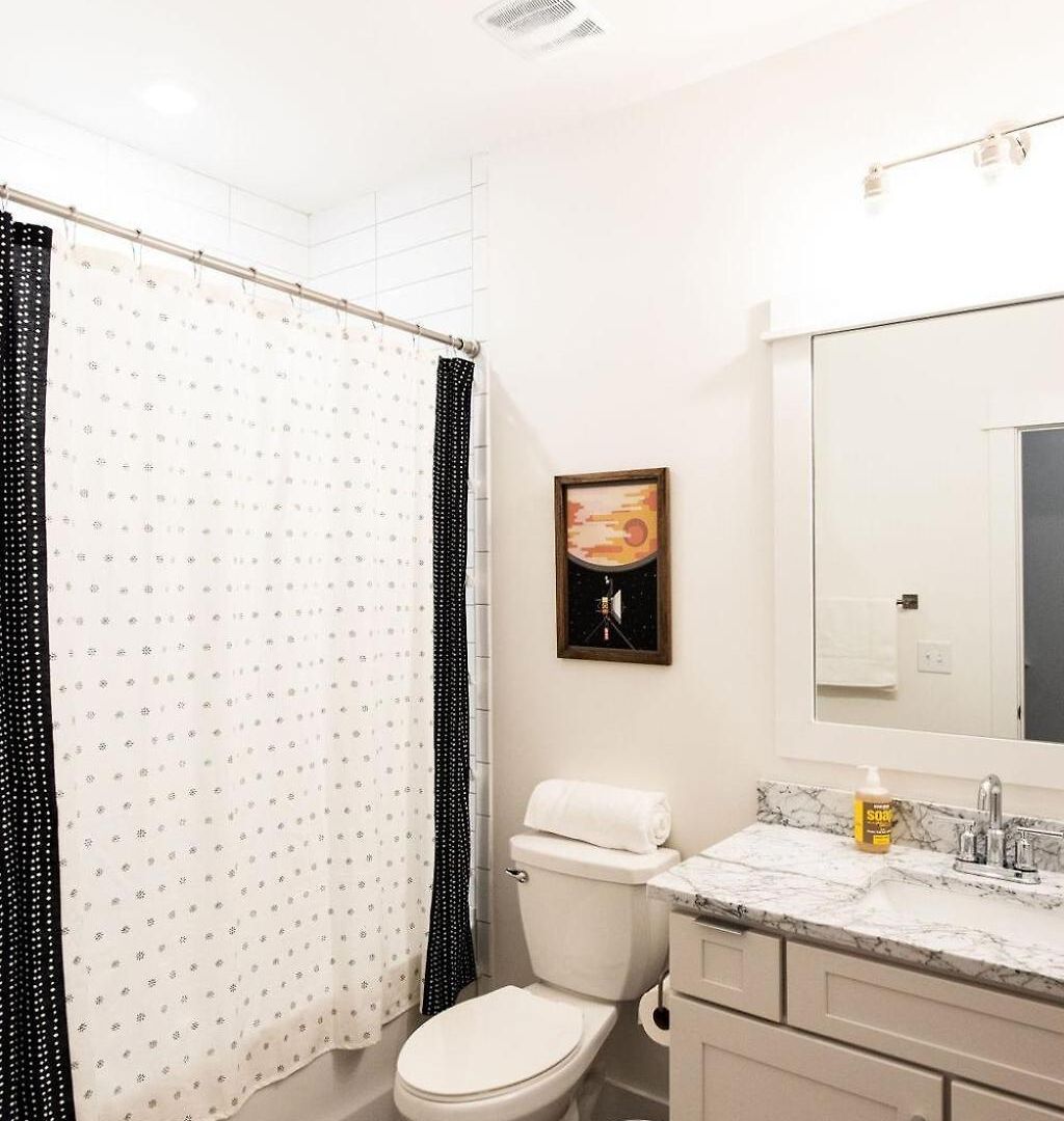 Holiday home Luxe Hillsboro Village Homes For 24 With 4 Patios, Rooftops And Garage Parking, Gourmet Kitchens And Smart Tvs, Walk To Vanderbilt, Pancake Pantry And Fido, 24hr Hospitality, 10 Min To Broadway And The Parthenon Nashville