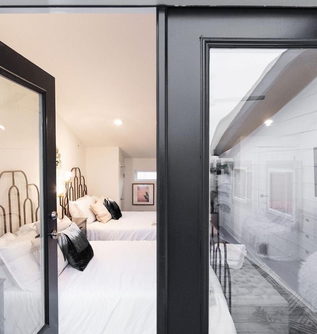 Holiday home Luxe Hillsboro Village Homes For 24 With 4 Patios, Rooftops And Garage Parking, Gourmet Kitchens And Smart Tvs, Walk To Vanderbilt, Pancake Pantry And Fido, 24hr Hospitality, 10 Min To Broadway And The Parthenon *