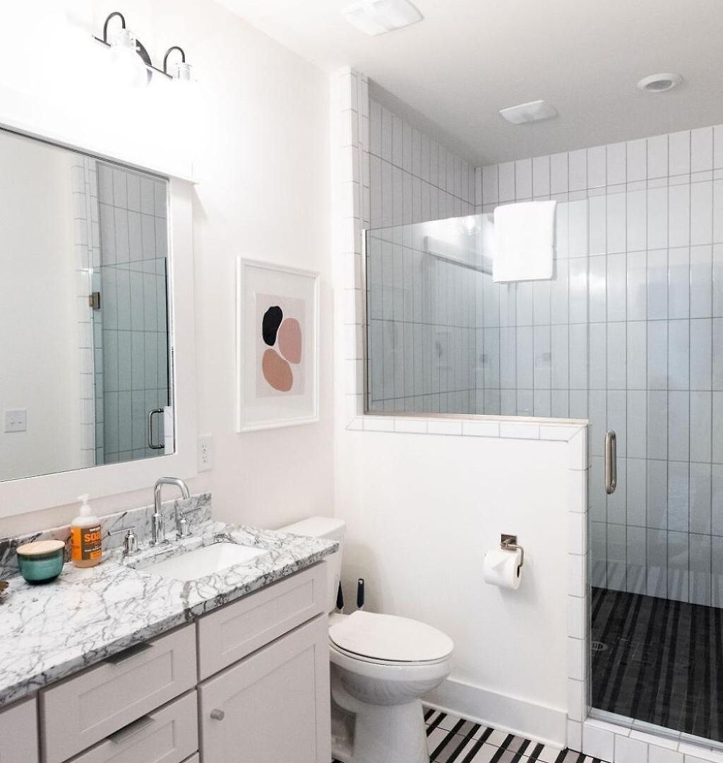 Holiday home Hillsboro Village Retreat Garage Rooftop Deck Sleeps 12 Sophisticated Open Living & Gourmet Kitchen Smart Tvs Pet-friendly W Private Garage Walk To Vanderbilt Minutes To 12 South & Broadway 24 7 Hospitality