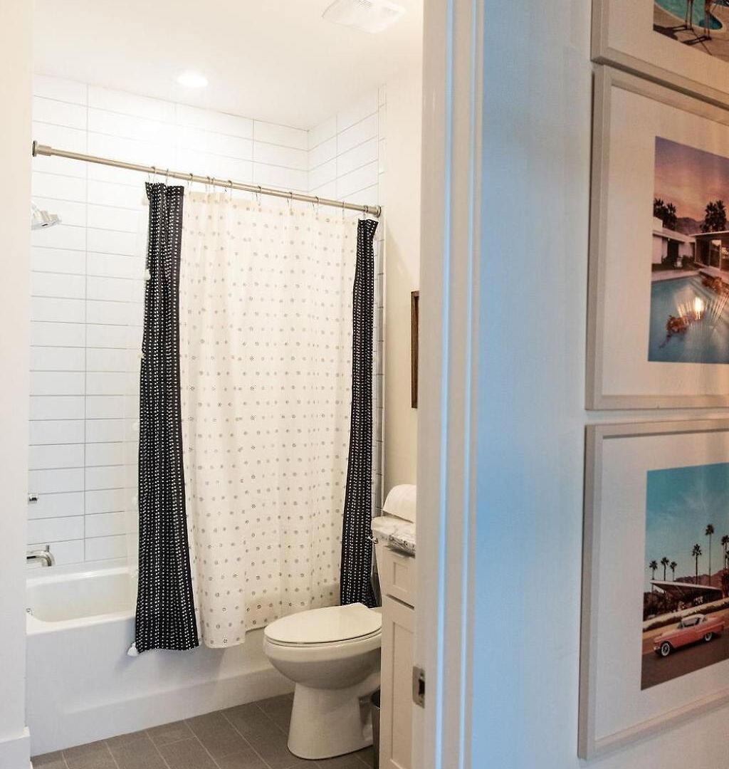Holiday home Hillsboro Village Retreat Garage Rooftop Deck Sleeps 12 Sophisticated Open Living & Gourmet Kitchen Smart Tvs Pet-friendly W Private Garage Walk To Vanderbilt Minutes To 12 South & Broadway 24 7 Hospitality Nashville