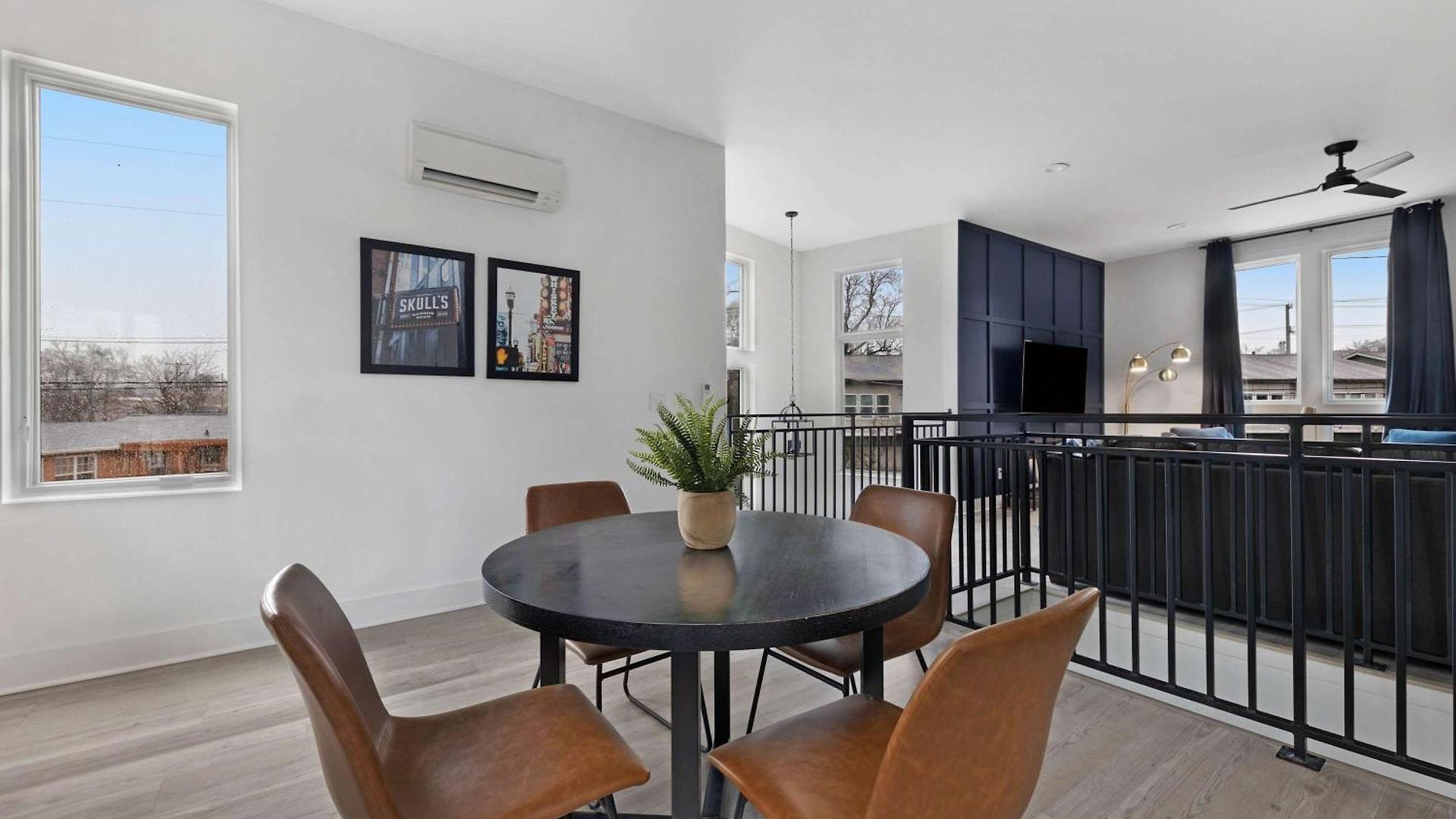 Holiday home The Iris - Walk To Dining And Nightlife Rooftop! *