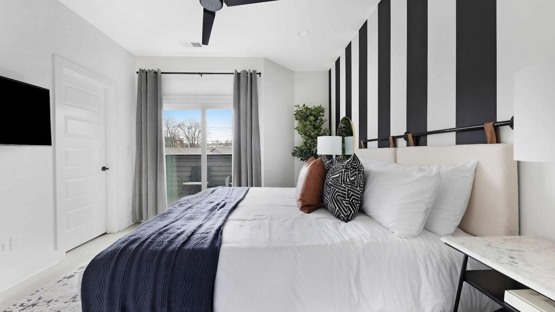 Holiday home The Azalea - Walk To Dining & Nightlife, Rooftop!