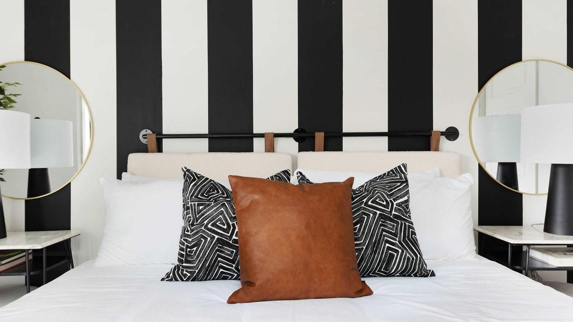 Holiday home The Azalea - Walk To Dining & Nightlife, Rooftop! *