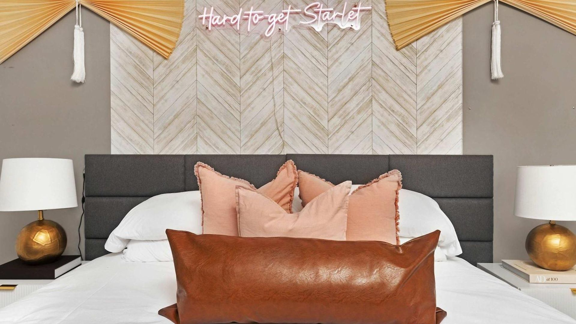 The Camellia - Rooftop Patio & Dog Friendly! *