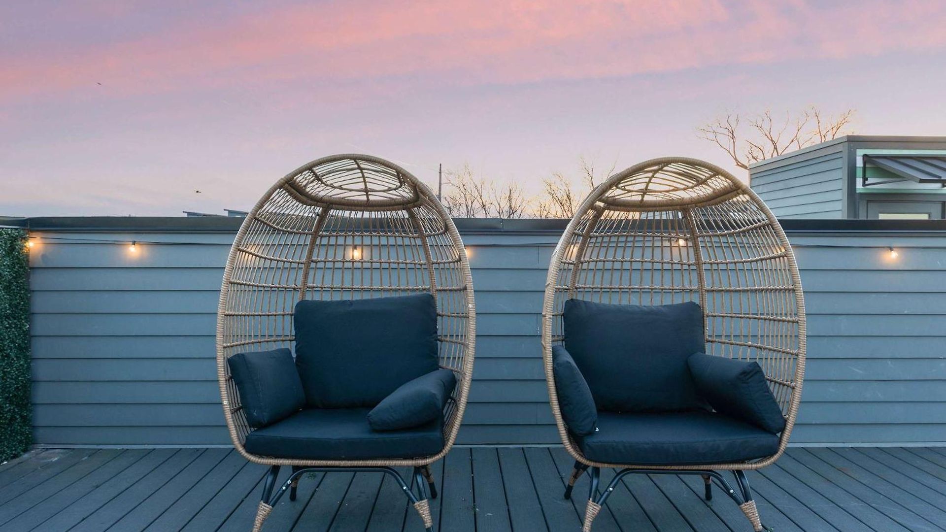 The Camellia - Rooftop Patio & Dog Friendly!