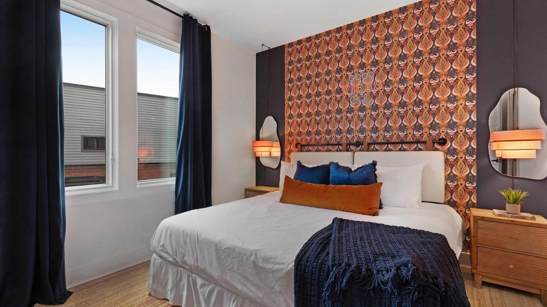 Holiday home The Aster - Rooftop Patio 2 Miles To Broadway