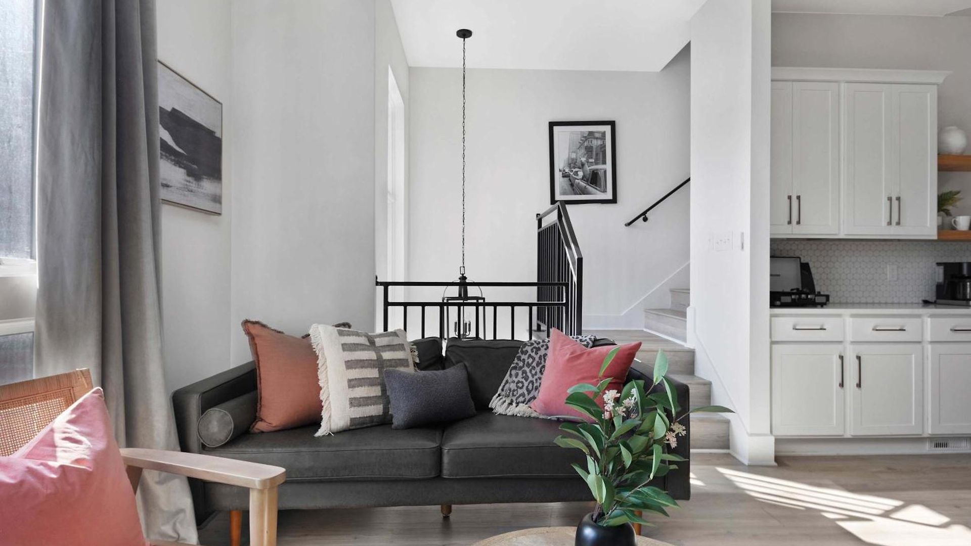 Holiday home The Camellia - Rooftop Patio & Dog Friendly!