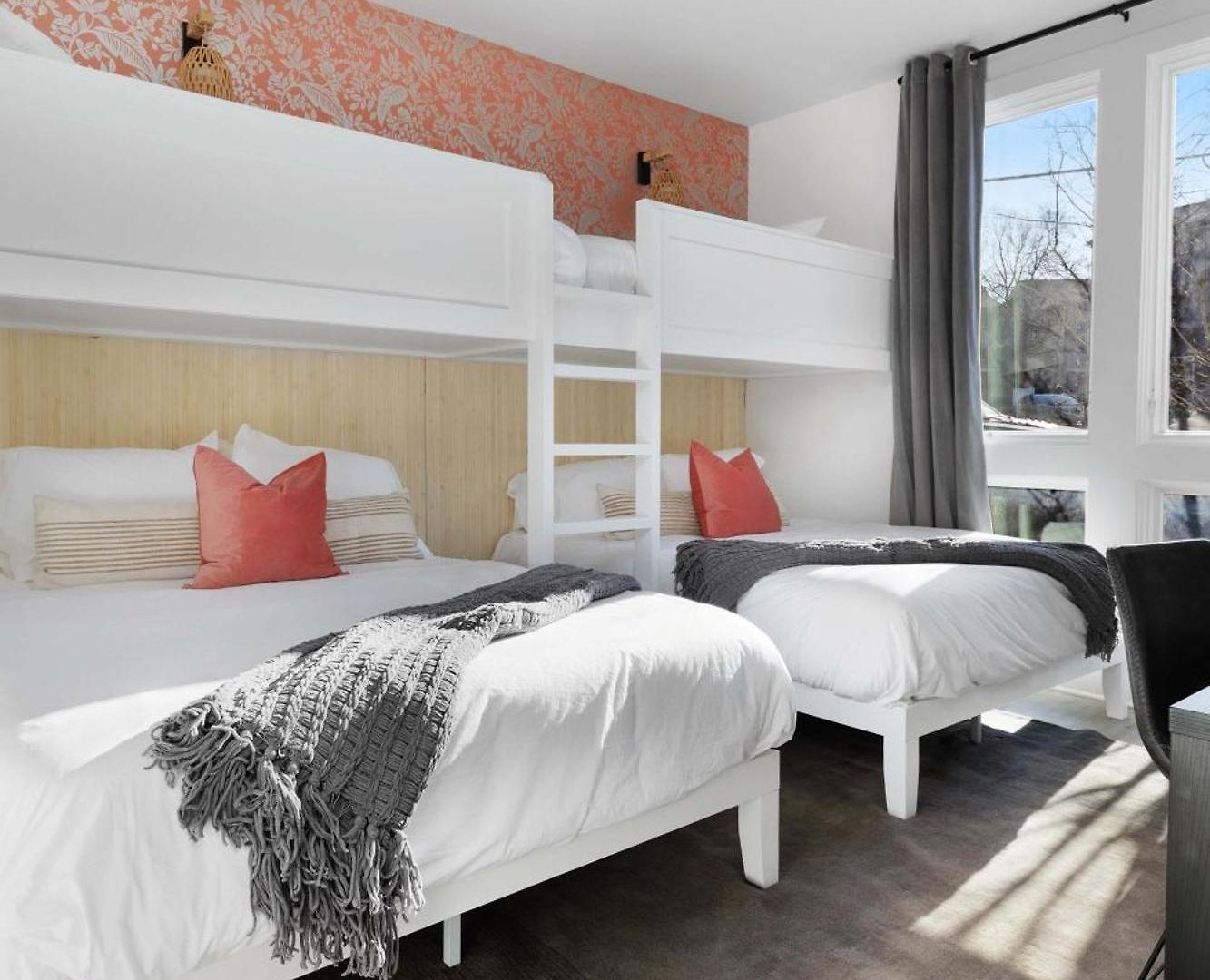 The Camellia - Rooftop Patio & Dog Friendly!