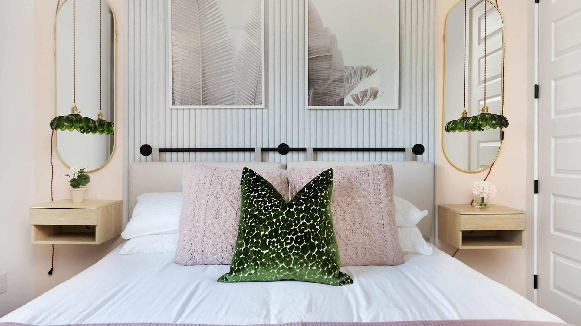 The Camellia - Rooftop Patio & Dog Friendly!