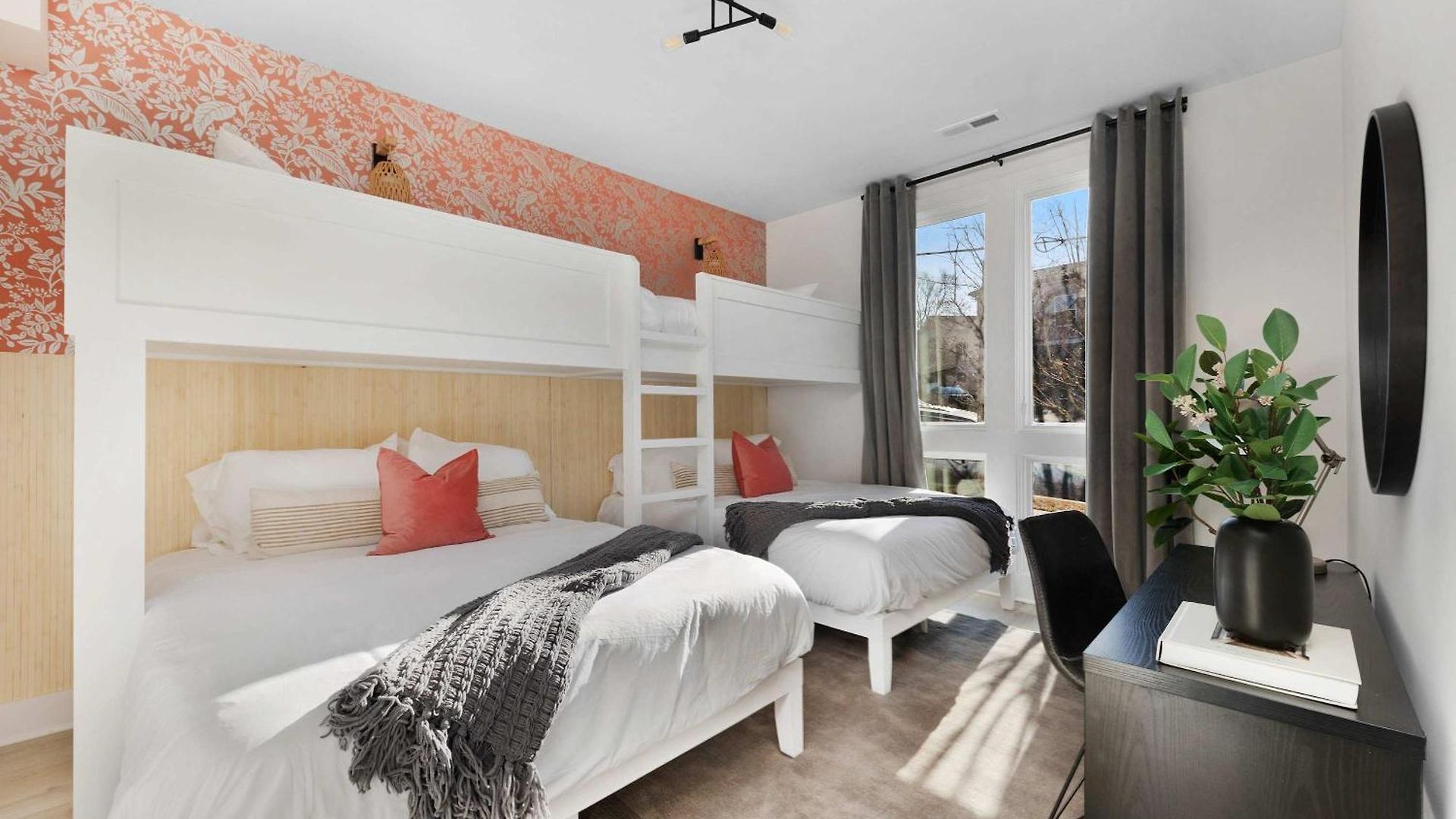 The Camellia - Rooftop Patio & Dog Friendly! Holiday home *