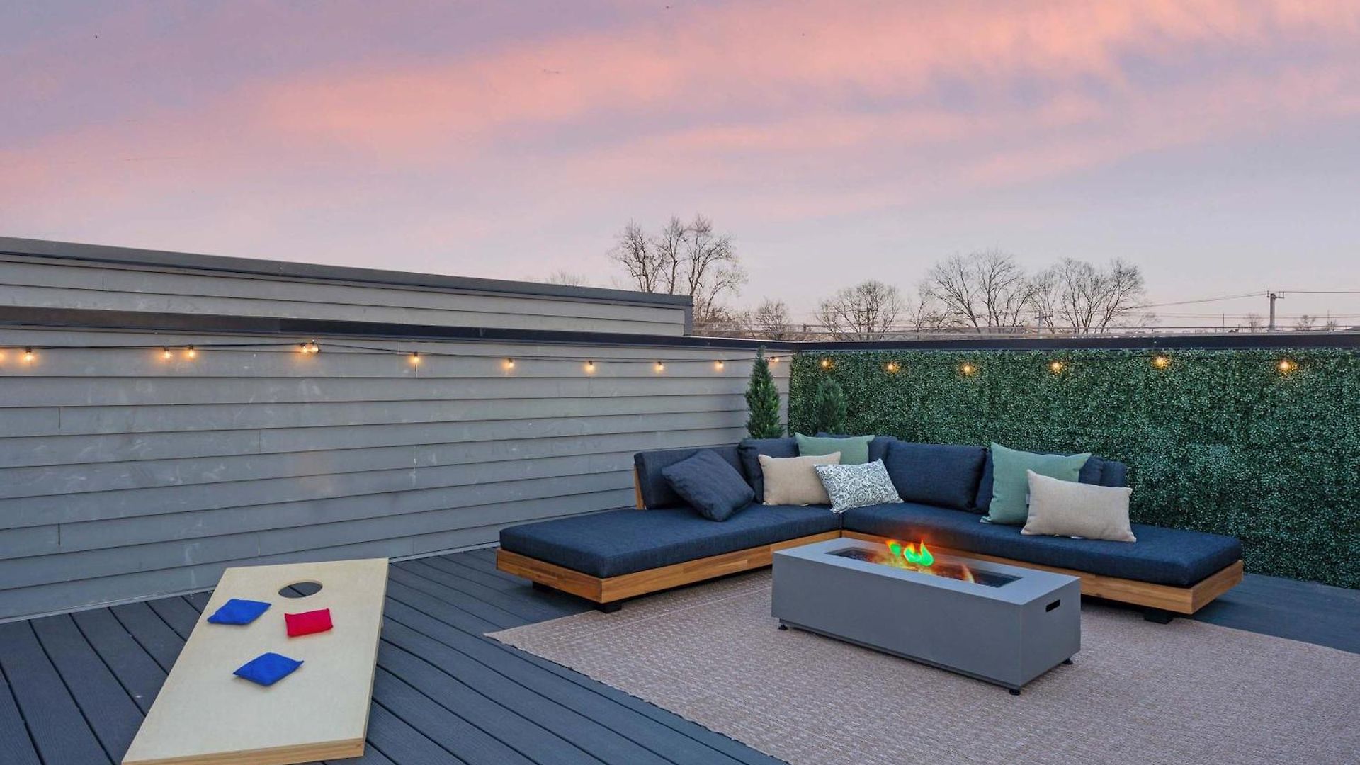 The Bluestem - Stylish Design, Rooftop With Firepit! Holiday home