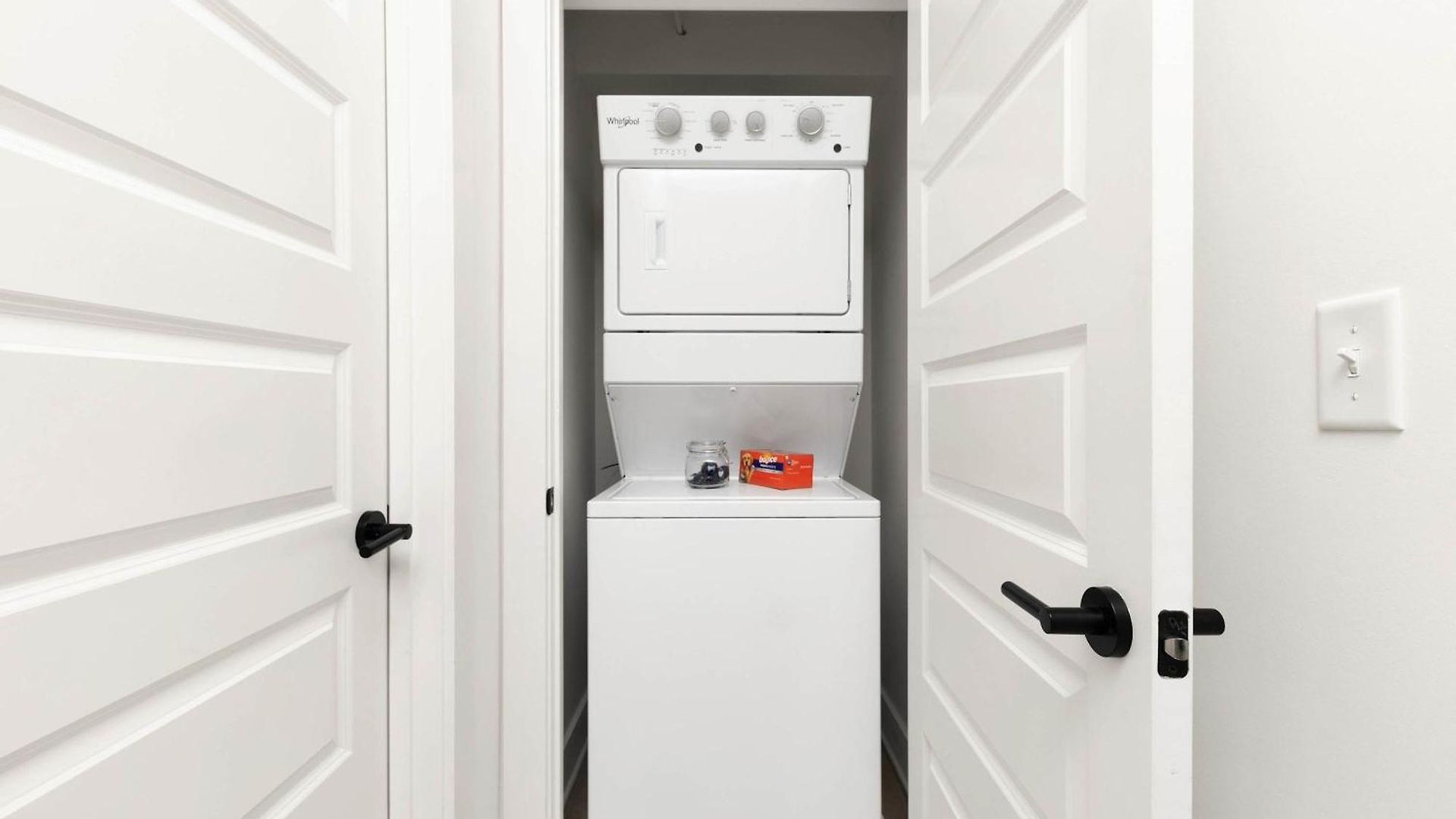 The Sunflower - Mins To Broadway And Rooftop Patio! Holiday home Nashville