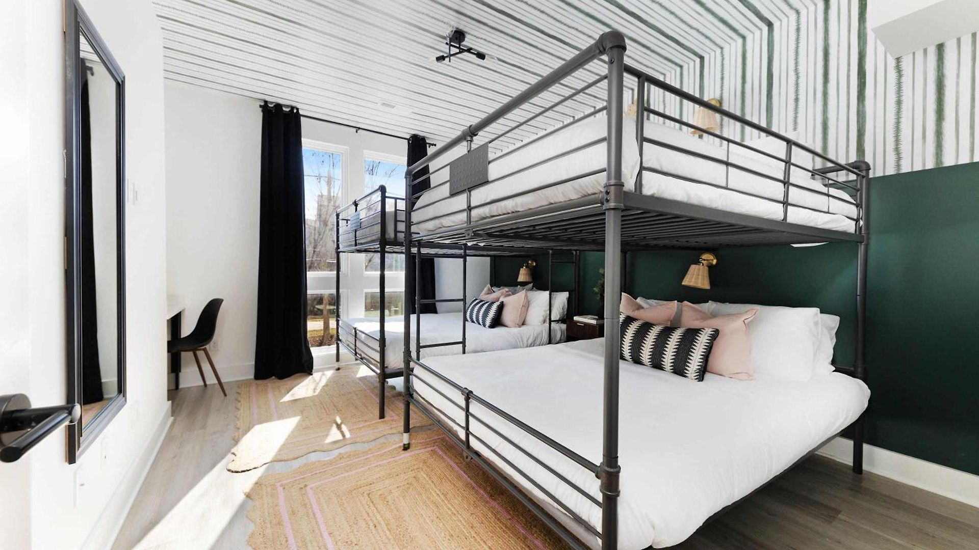 The Sunflower - Mins To Broadway And Rooftop Patio! Nashville