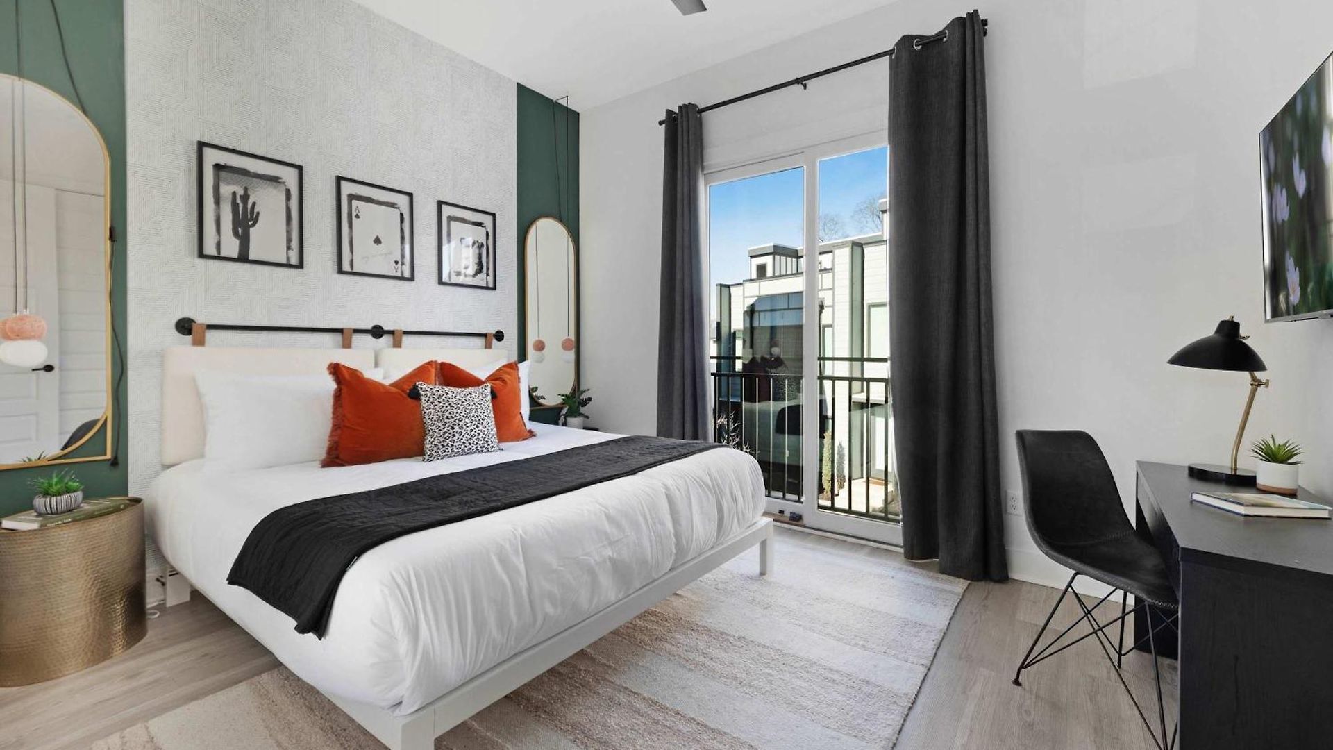 Holiday home The Sunflower - Mins To Broadway And Rooftop Patio! *