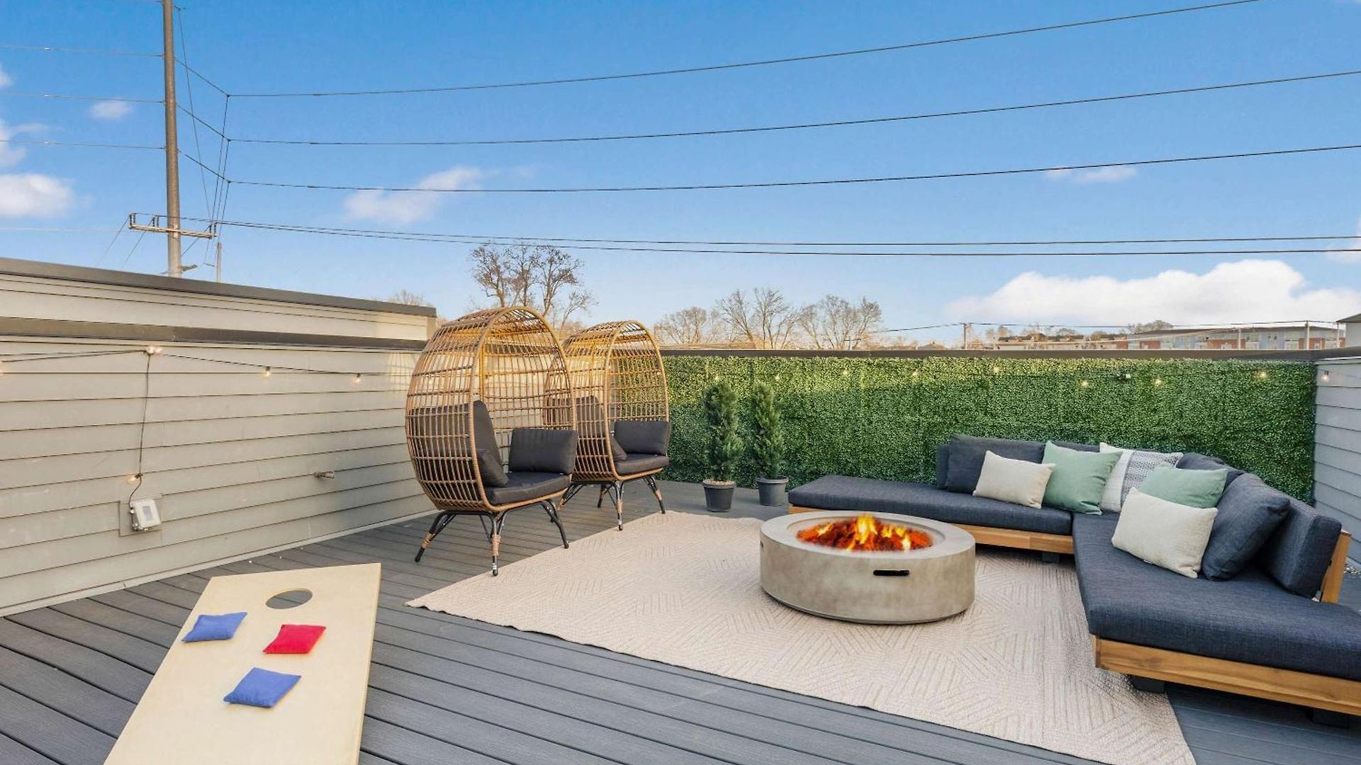 Holiday home The Sunflower - Mins To Broadway And Rooftop Patio!