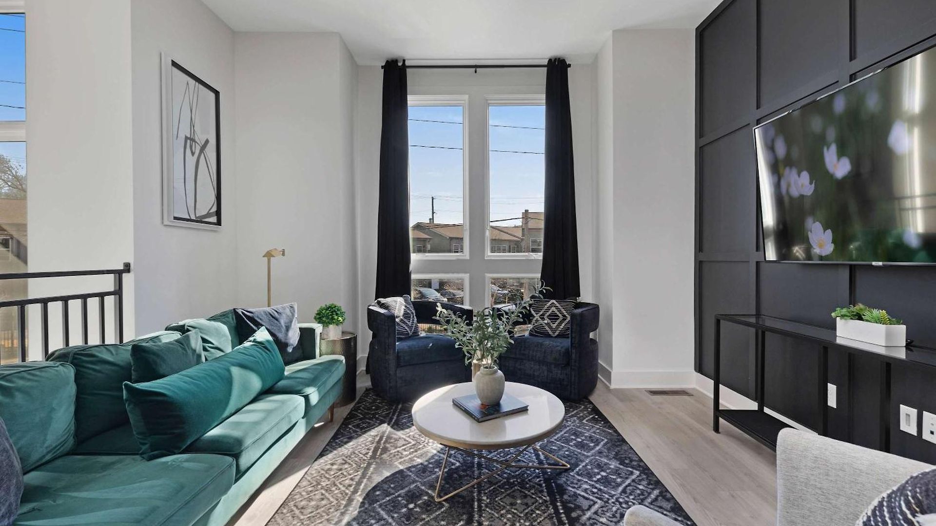 The Sunflower - Mins To Broadway And Rooftop Patio! Holiday home *