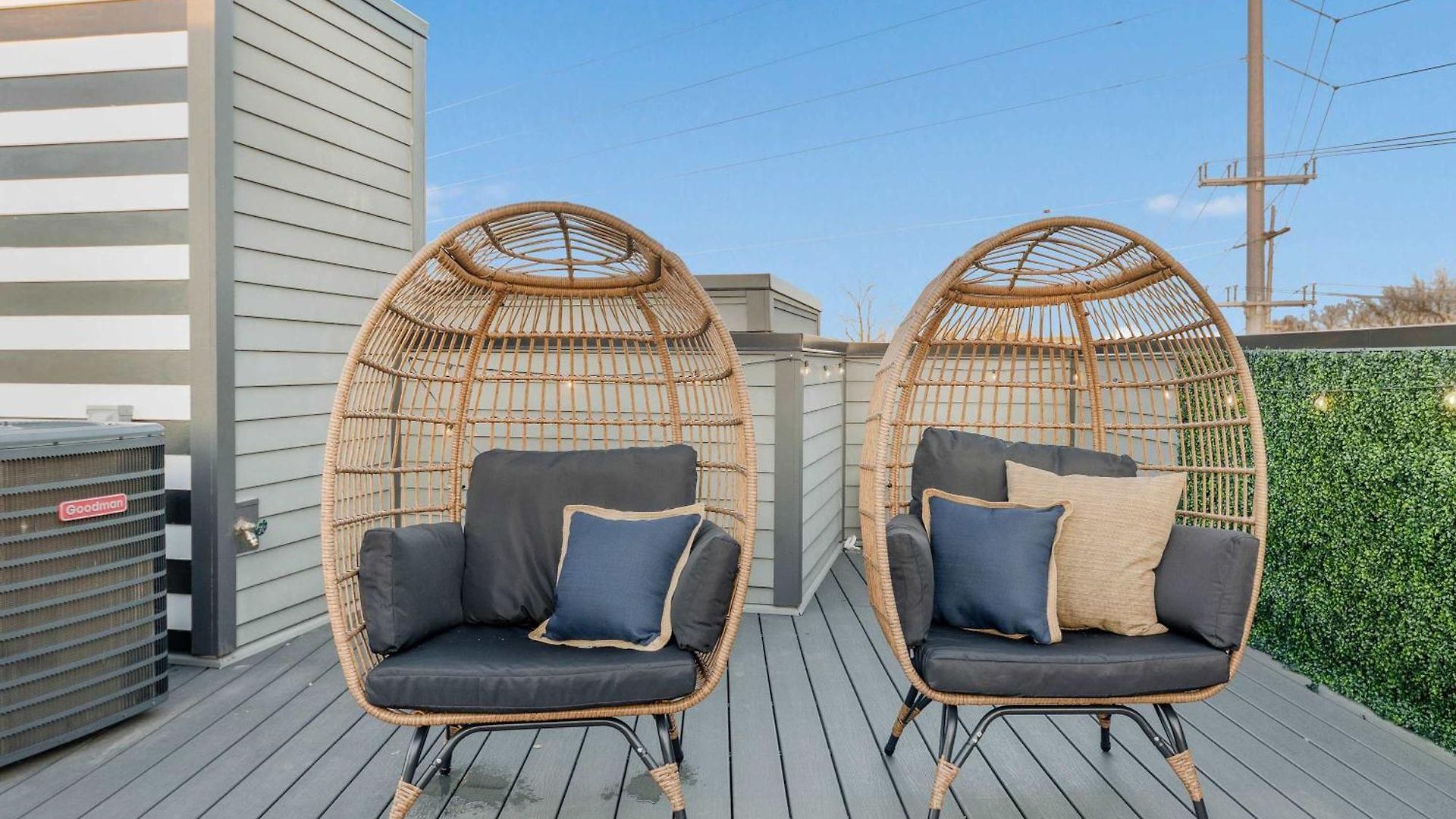 The Trillium - Beautifully Designed With Rooftop Holiday home