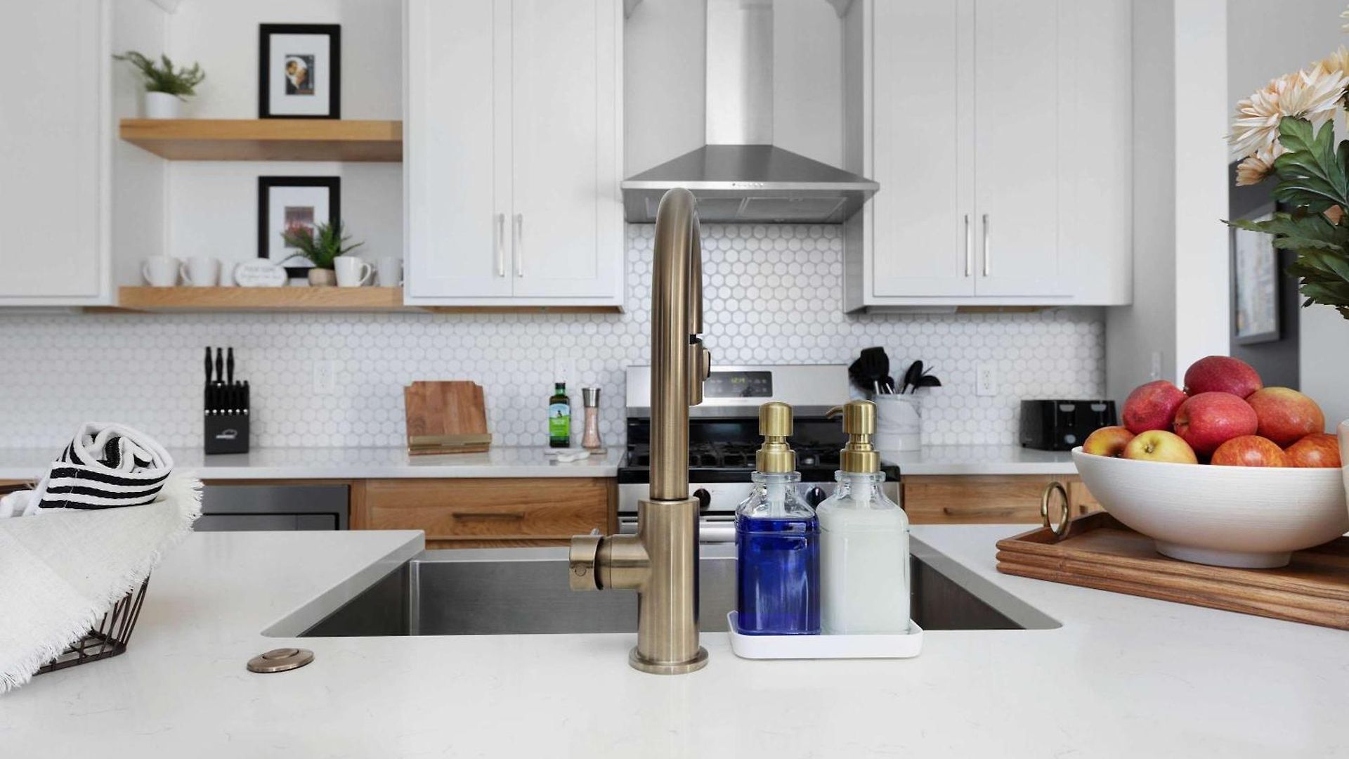 The Trillium - Beautifully Designed With Rooftop Holiday home