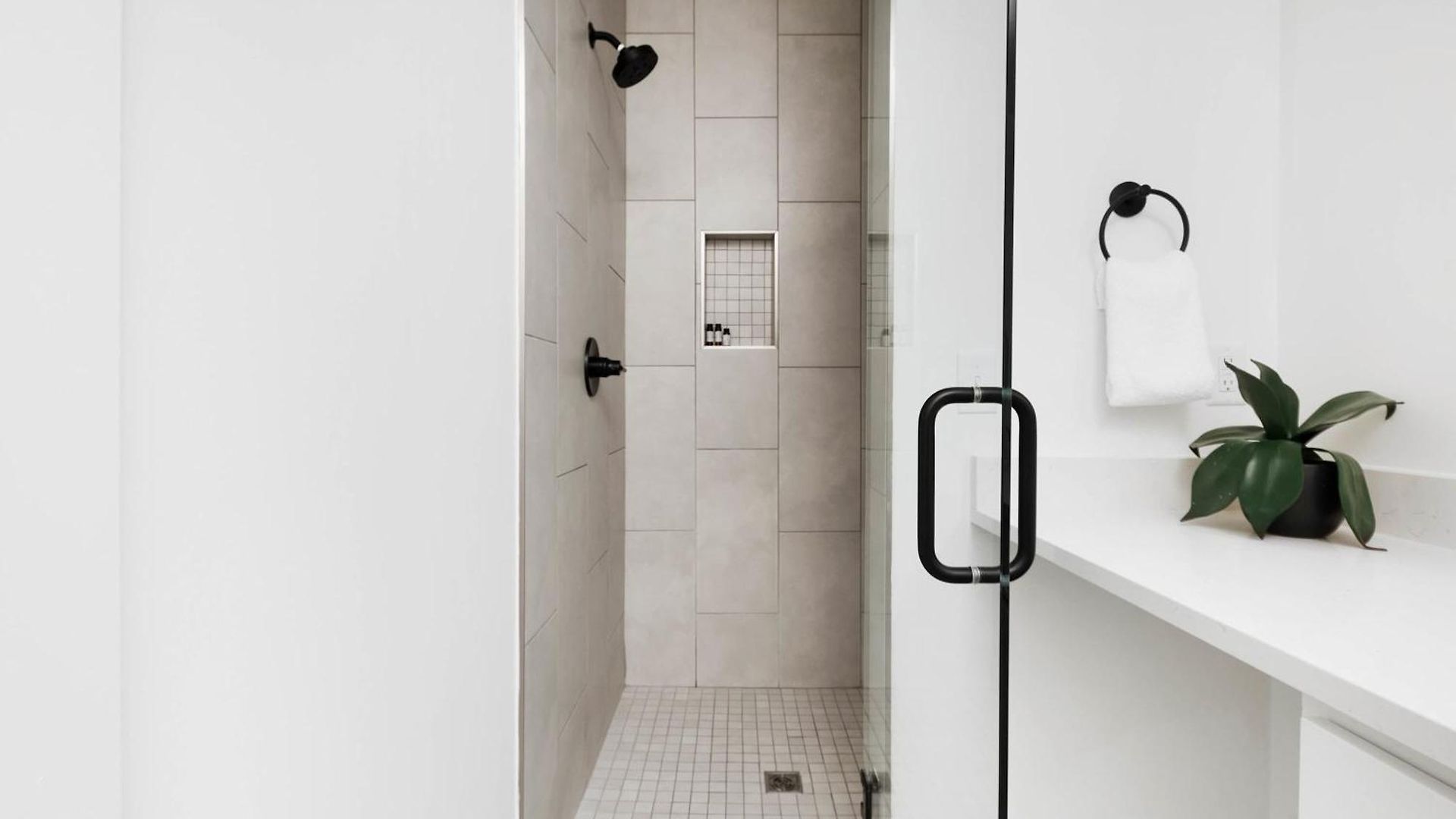 The Trillium - Beautifully Designed With Rooftop Holiday home Nashville