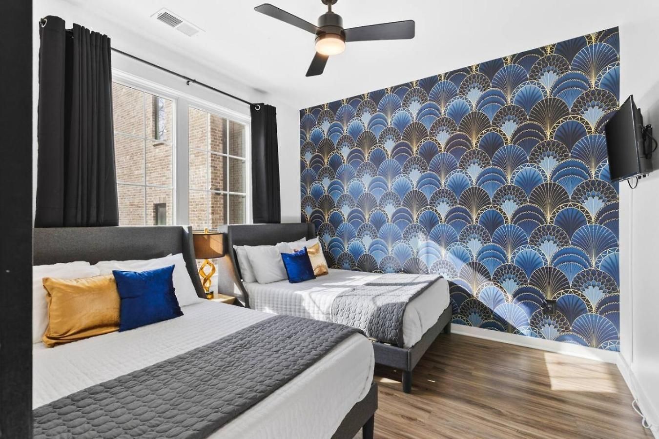 24k Escape - Rooftop Oasis, 3 Miles To Broadway! Holiday home