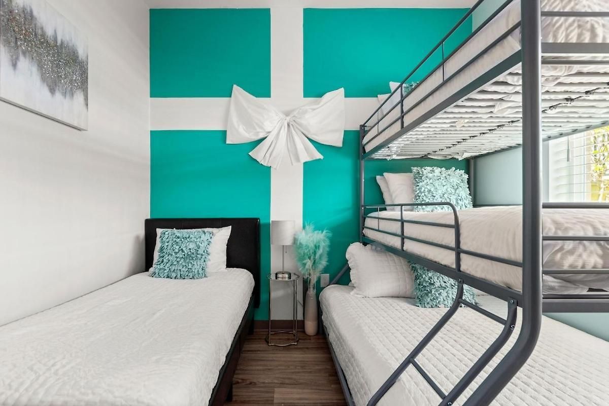 4br Condo, Sleeps 13 Near Broadway
