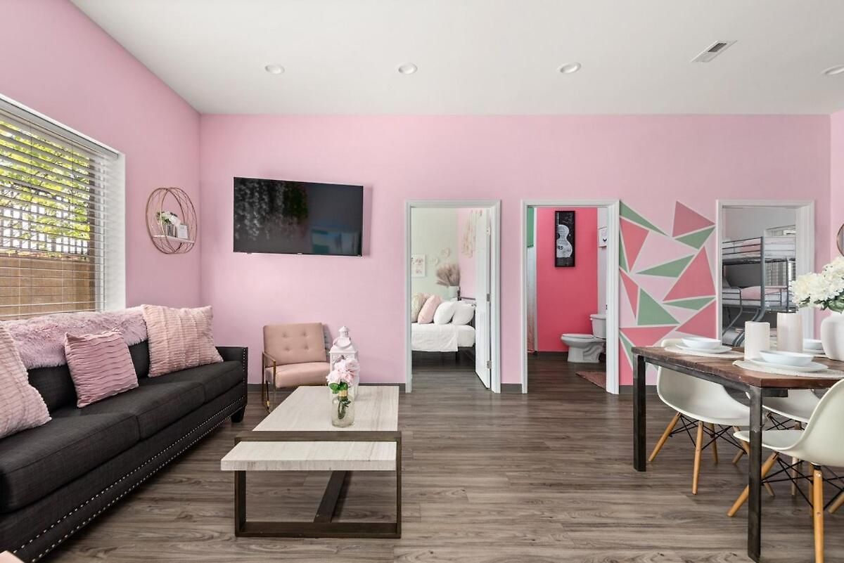4br Condo, Sleeps 13 Near Broadway *