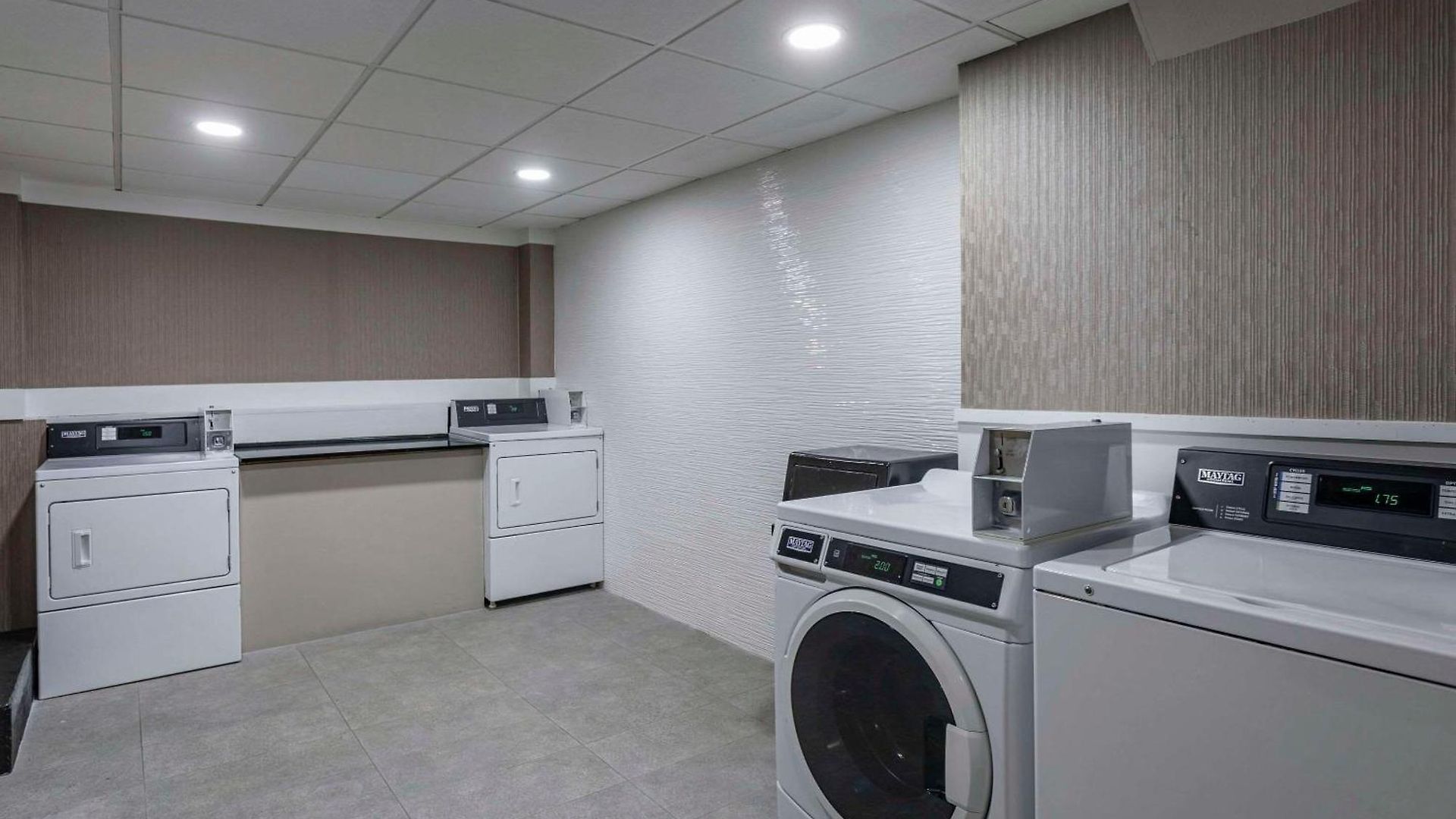 Hotel Comfort & Downtown - Stadium 4*
