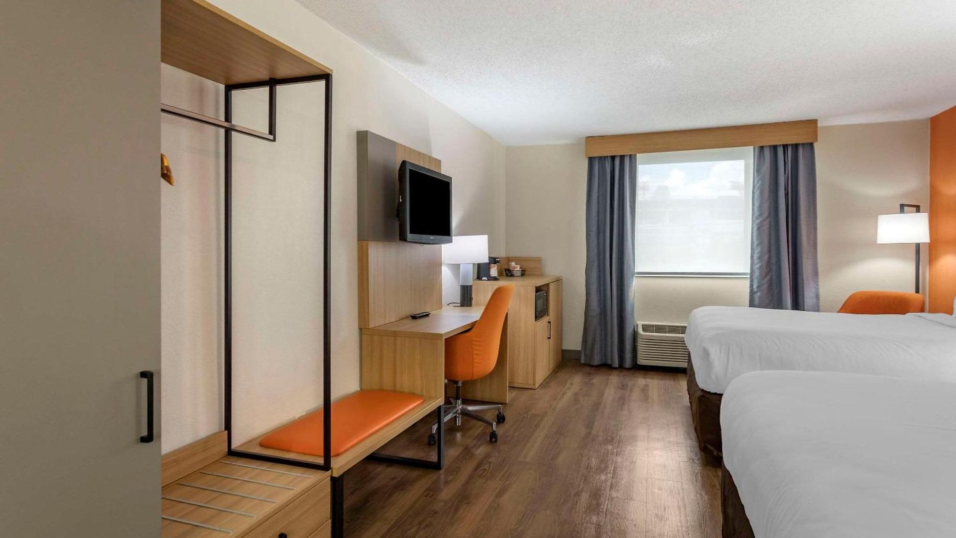 Comfort & Downtown - Stadium Hotel