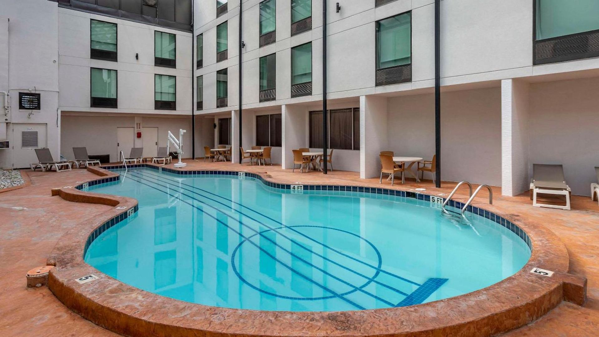 Comfort & Downtown - Stadium 4*