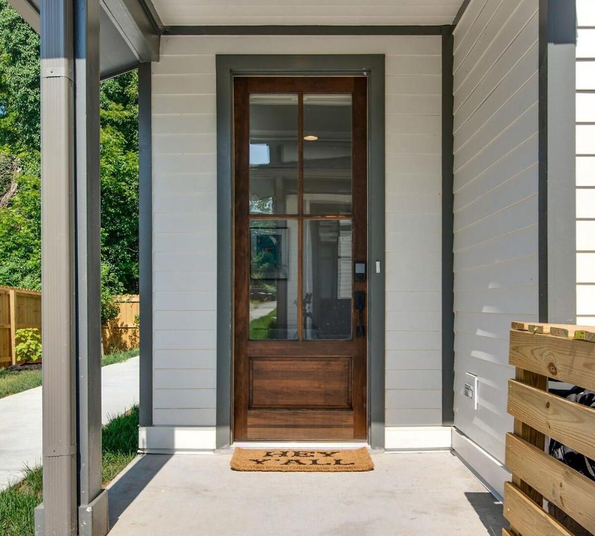 Modern East Retreat, Walk To Local Faves, Cozy Living Space, Smart Tvs & Fast Wifi, Full Kitchen, Garage & Workspace, Steps To Mas Tacos & Rosepepper, 10 Min To Broadway & Nissan Stadium, 24 Hr Hospitality Holiday home