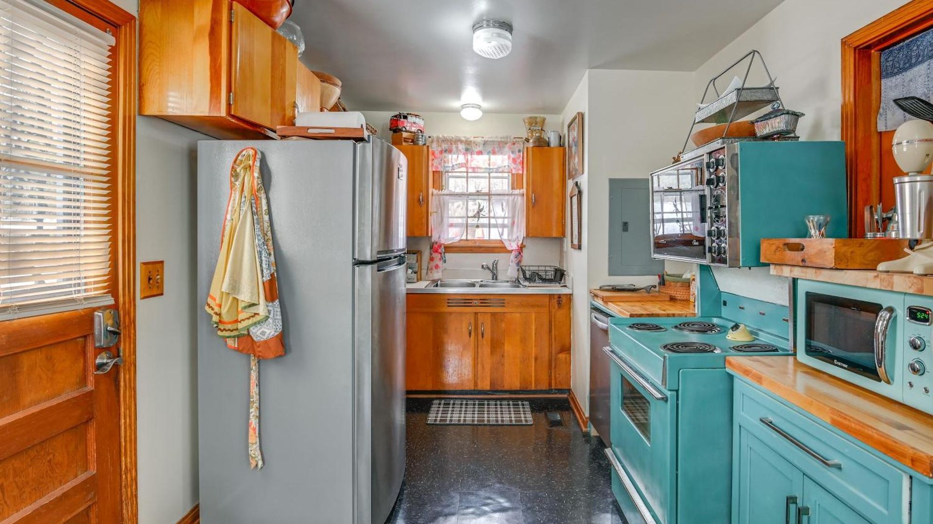 Holiday home 6 Mi To Downtown: 70s-themed In Nashville!