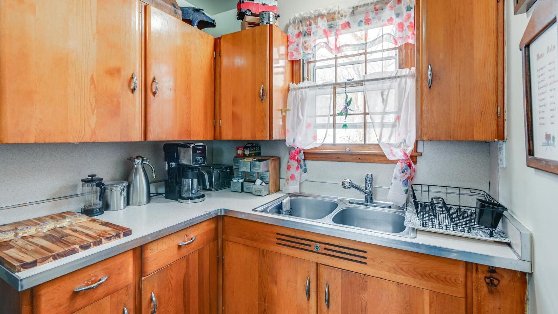 Holiday home 6 Mi To Downtown: 70s-themed In Nashville!