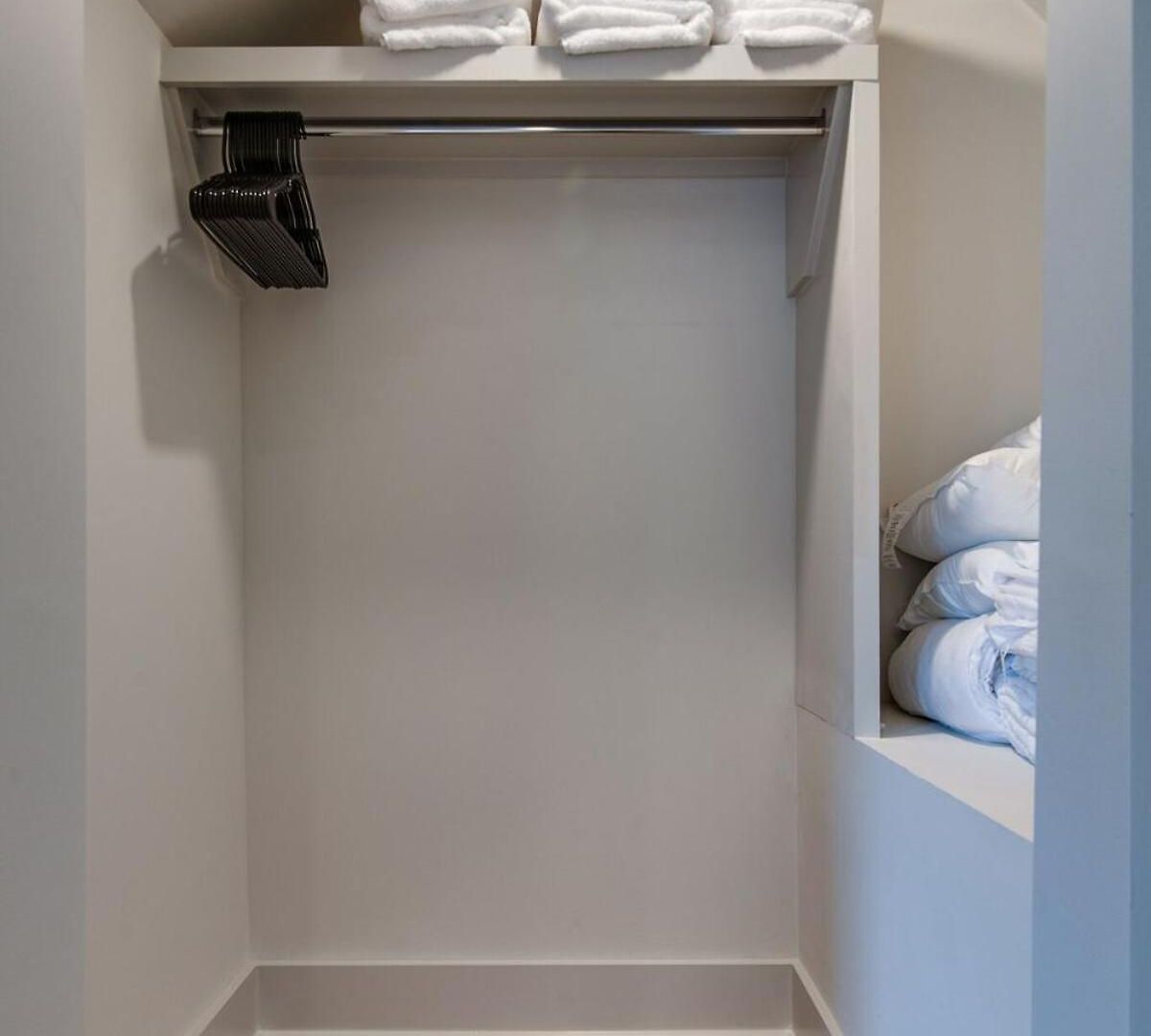 Townhouse - Walk To Food, Near Downtown! Holiday home