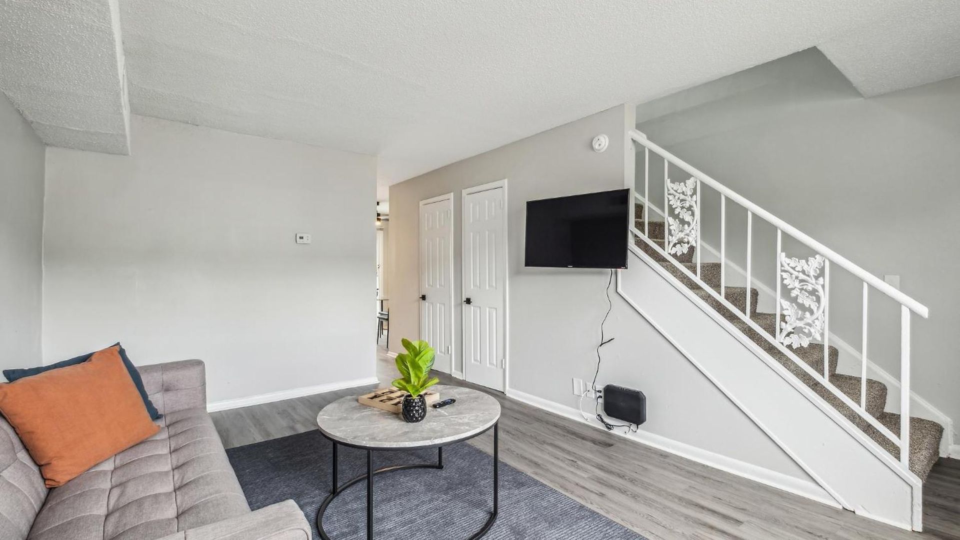 Brentwood U9 I Cozy & Comfy I 2bd I Free Parking